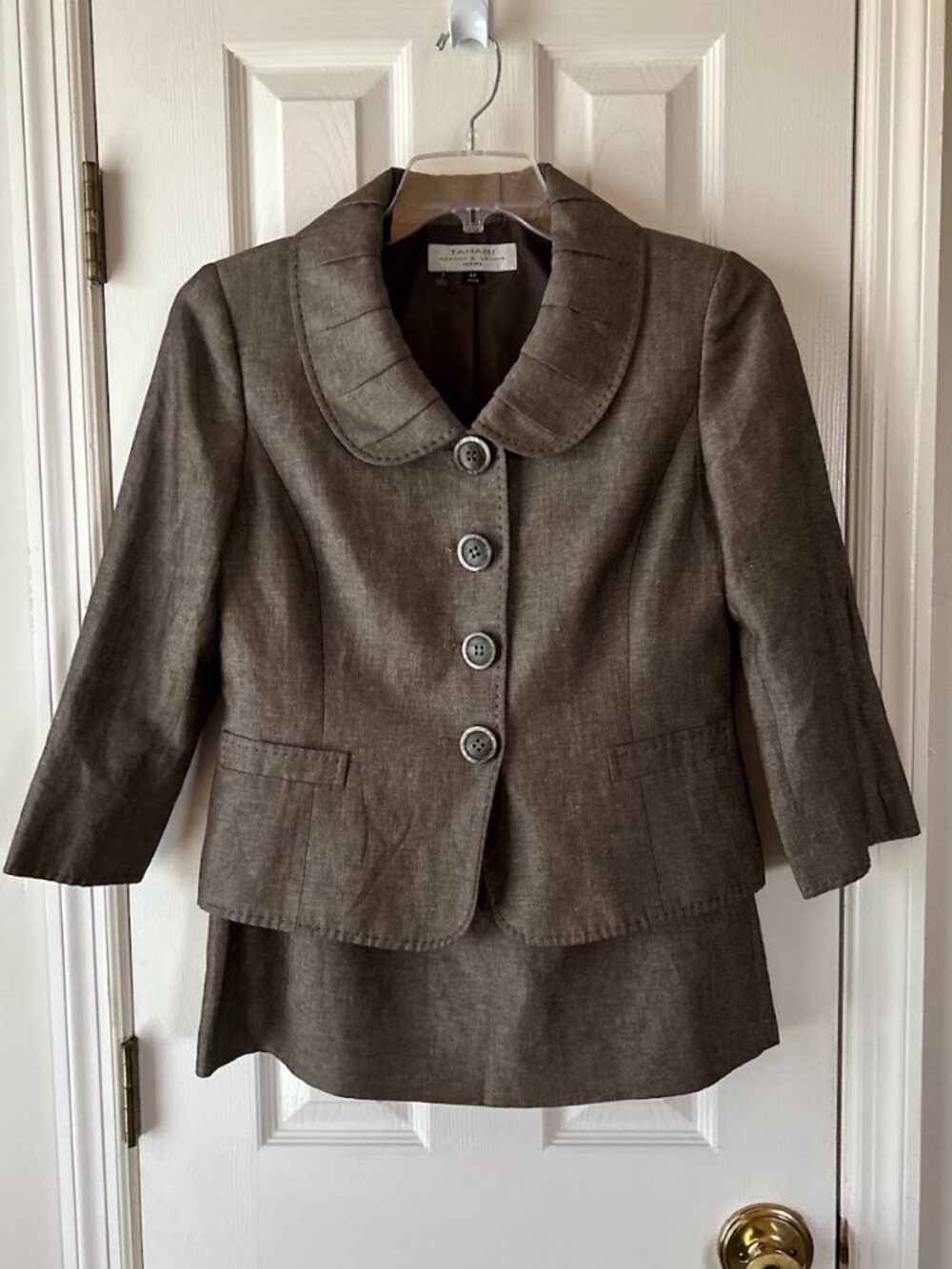 Tahari Arthur S Levine 2-pc Suit Skirt Size 8P Petite Brown Stitching Detail EUC